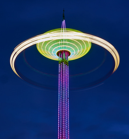 Neugebauer, Horst-Werner  - Fotogruppe Barsinghausen  - Fallturm - Farbe - AK3 - Annahme