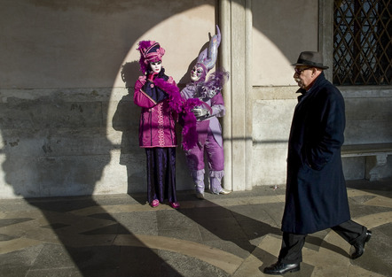 Nies, Dietrich  - Fotoclub Göttingen e.V.  - Karneval in Venedig  - Annahme - Gegensätze