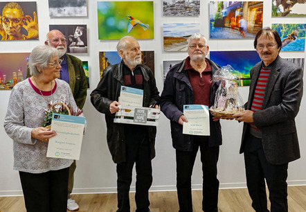 Werner Fritz mit den Gründungsmitgliedern Margret und Jürgen Grunow und Willi Hunte